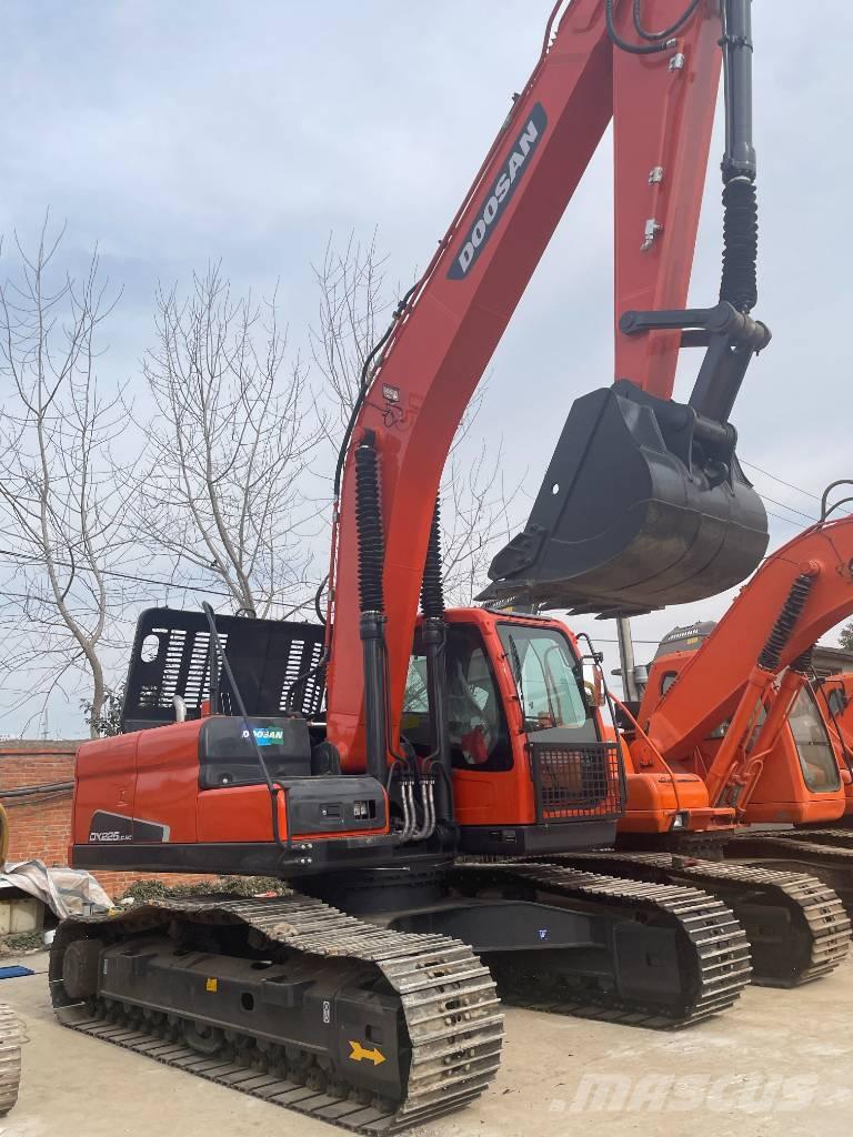 Doosan DX 225 LCA Telakaivukoneet