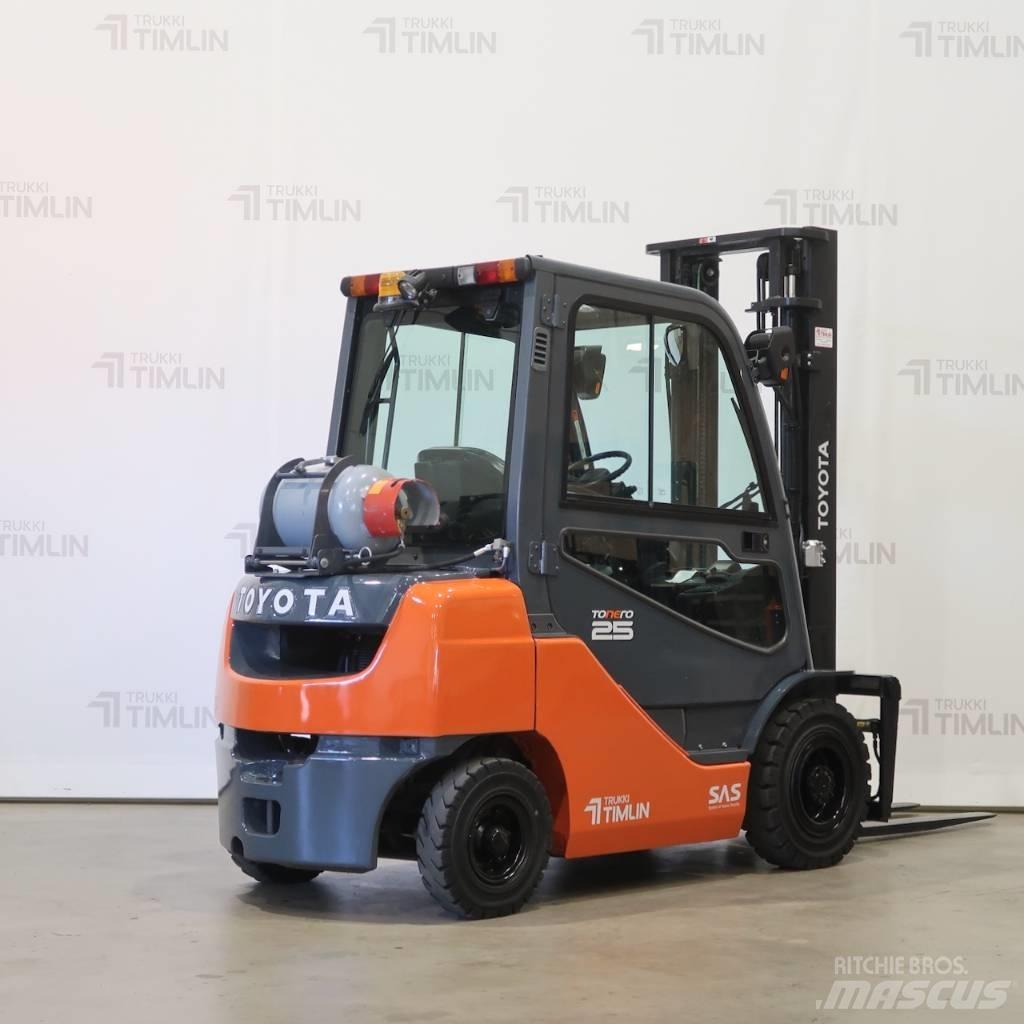 Toyota 02-8FGF25 Nestekaasutrukit
