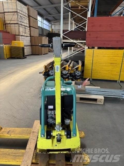 Ammann APR 3020 Tärylevyt