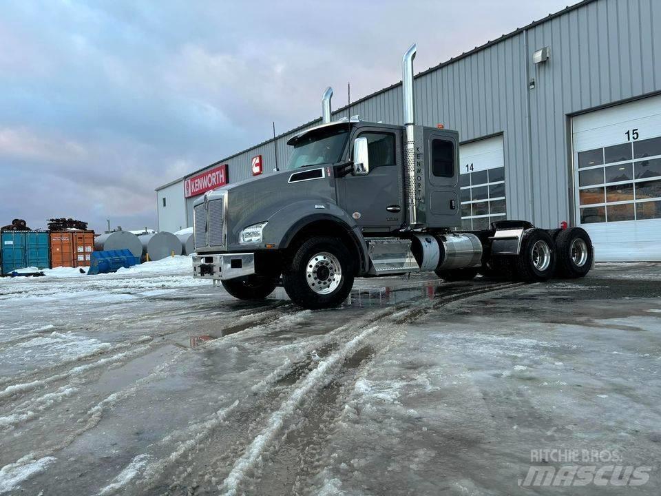 Kenworth T 880 Vetopöytäautot
