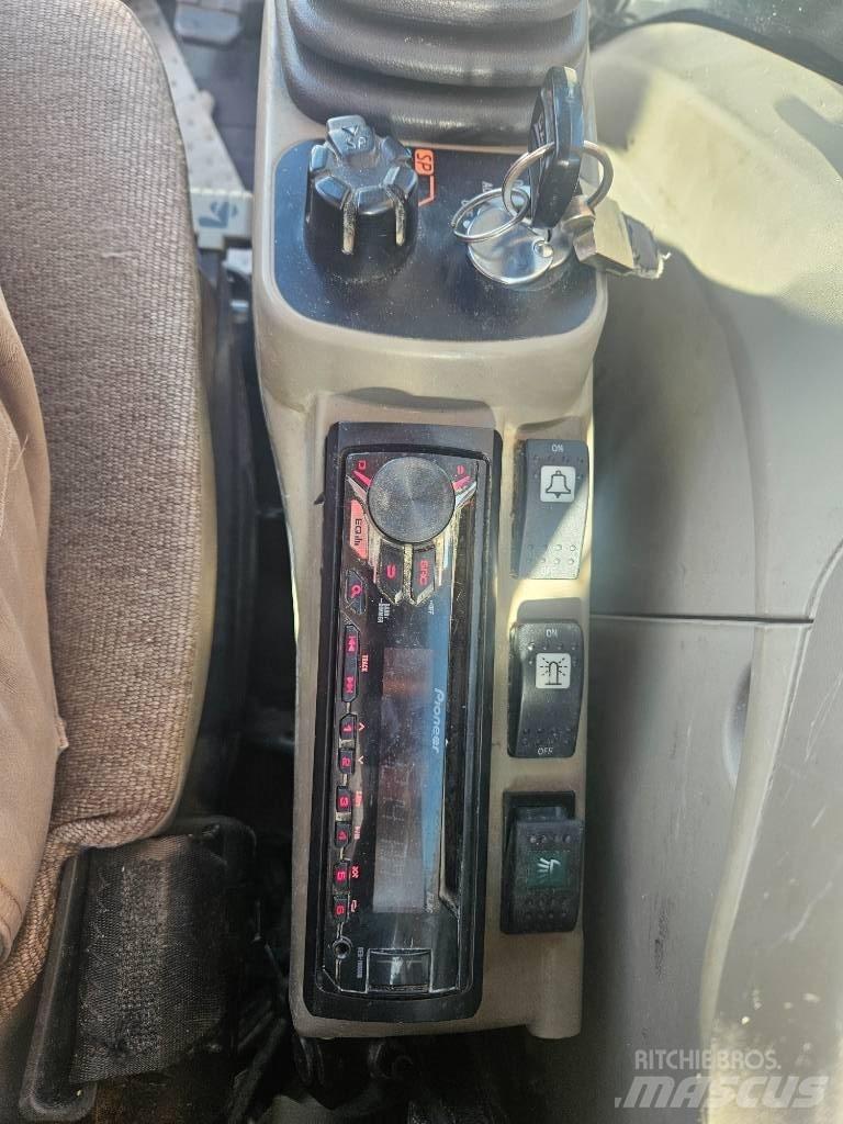 CASE CX 235 C SR Telakaivukoneet