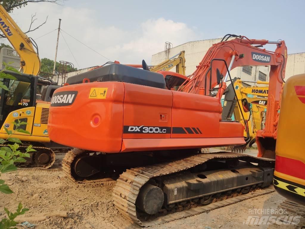 Doosan DX 300 Telakaivukoneet