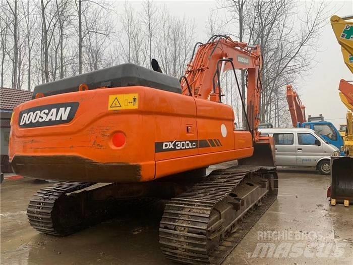 Doosan DX 300 Telakaivukoneet