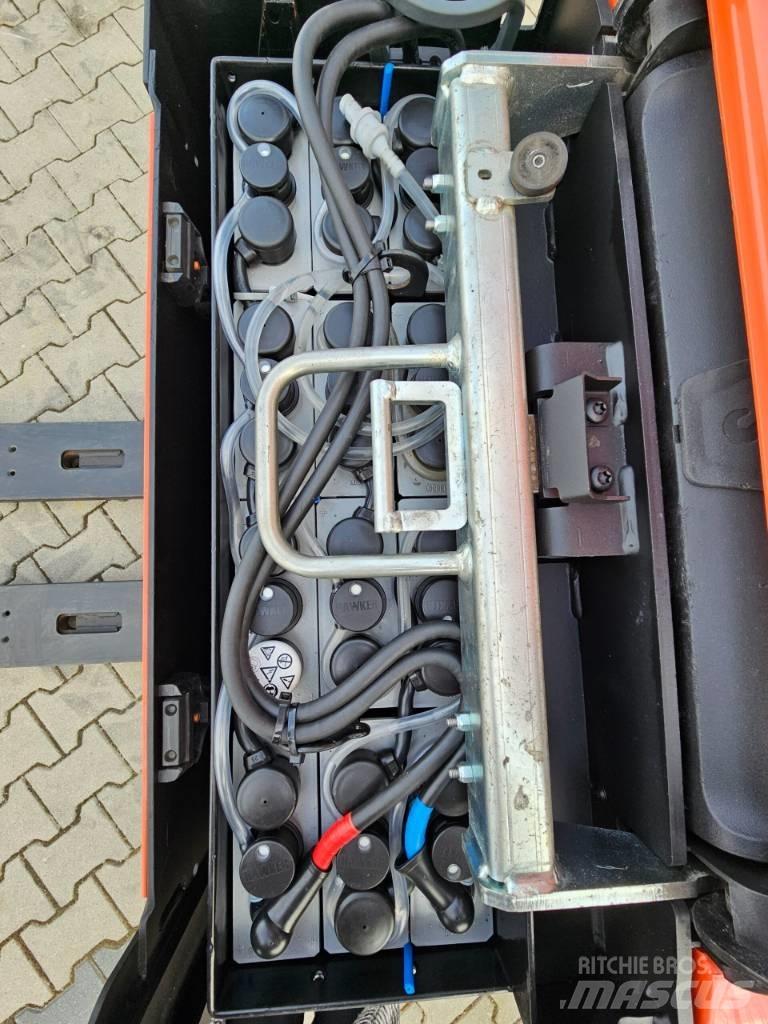 BT LPE 200 Lavansiirtotrukit ajotasolla