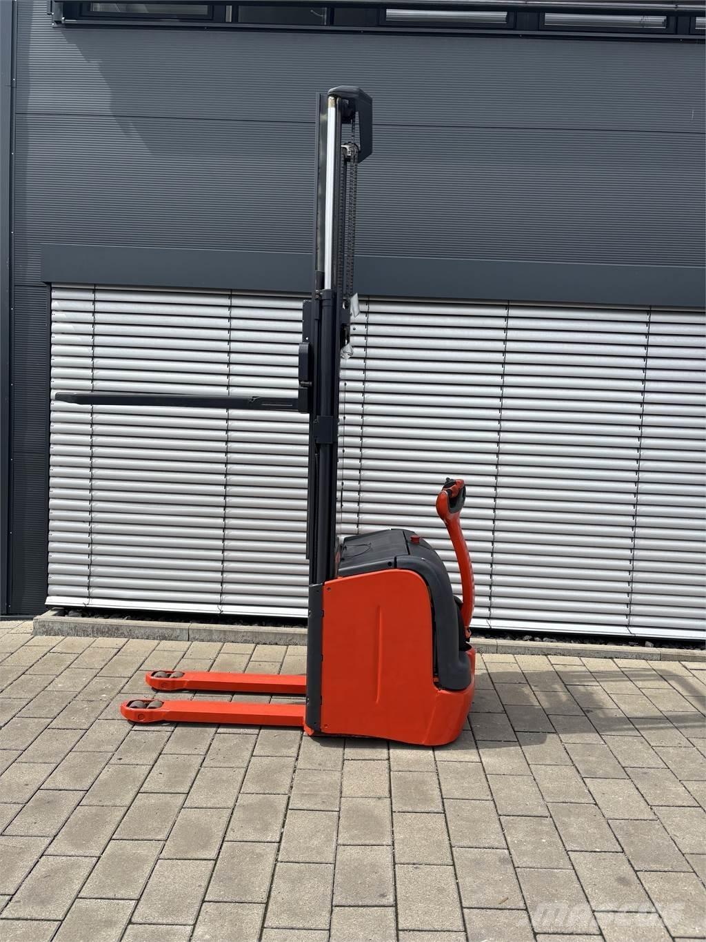 Linde L16 Ajettavat pinoamisvaunut