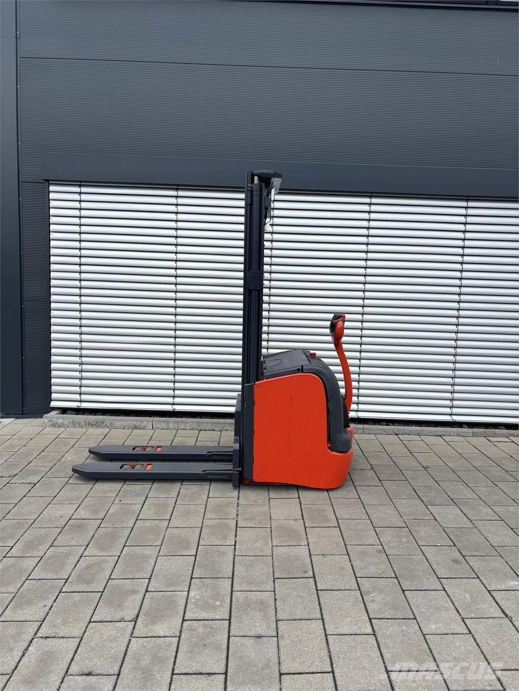 Linde L16 Ajettavat pinoamisvaunut