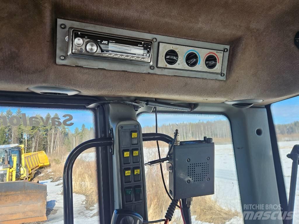 Valtra T 171 Traktorit