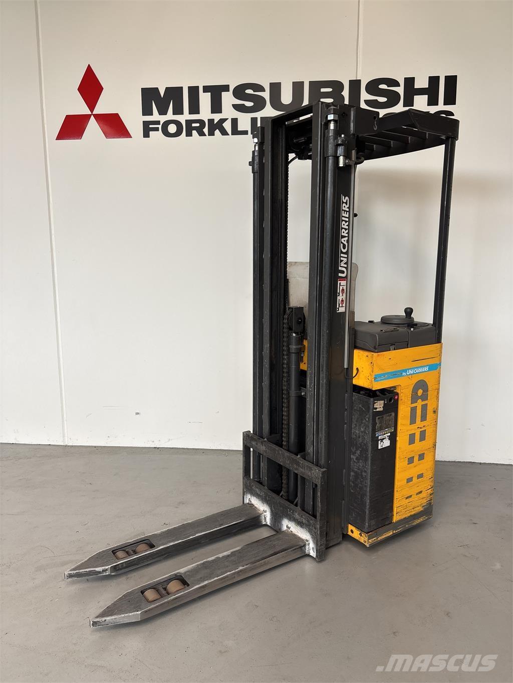 Atlet A160 Ajettavat pinoamisvaunut