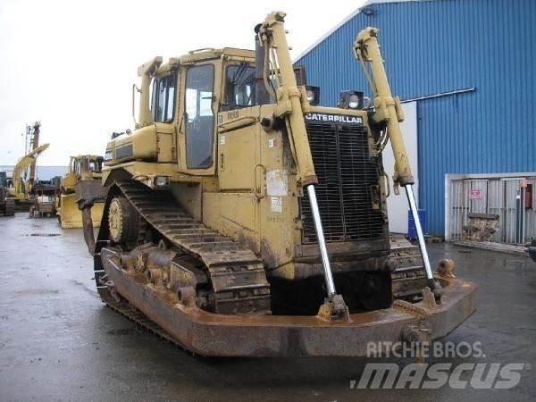 CAT D8N Telaketjupuskutraktorit