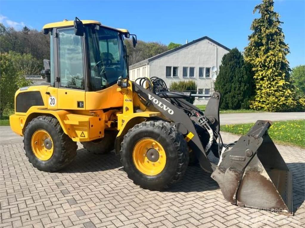 Volvo L30G Pyöräkuormaajat