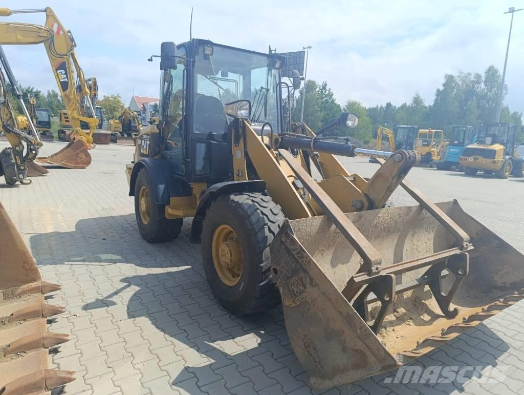 CAT 906 H Pyöräkuormaajat