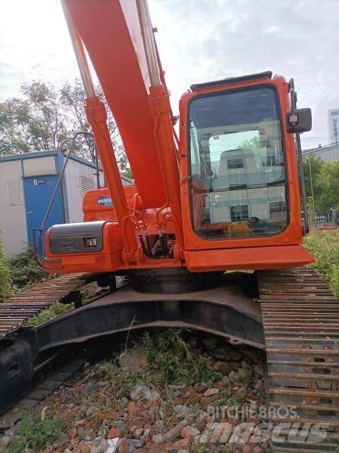 Doosan DX 300 Telakaivukoneet