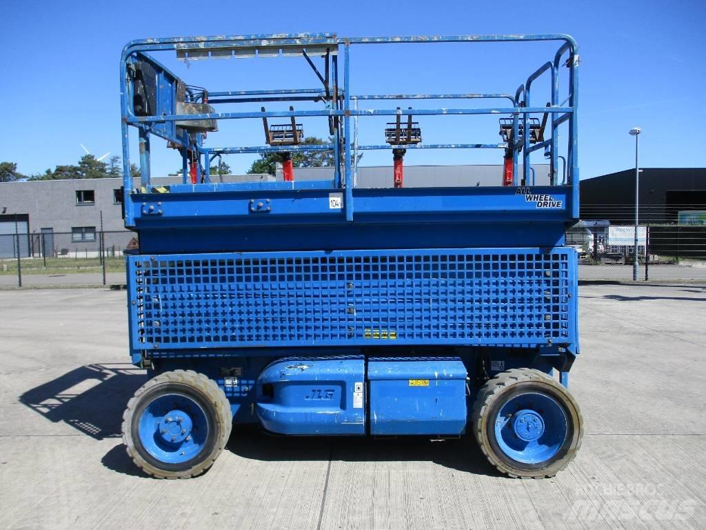 JLG M4069 (599) Saksilavat