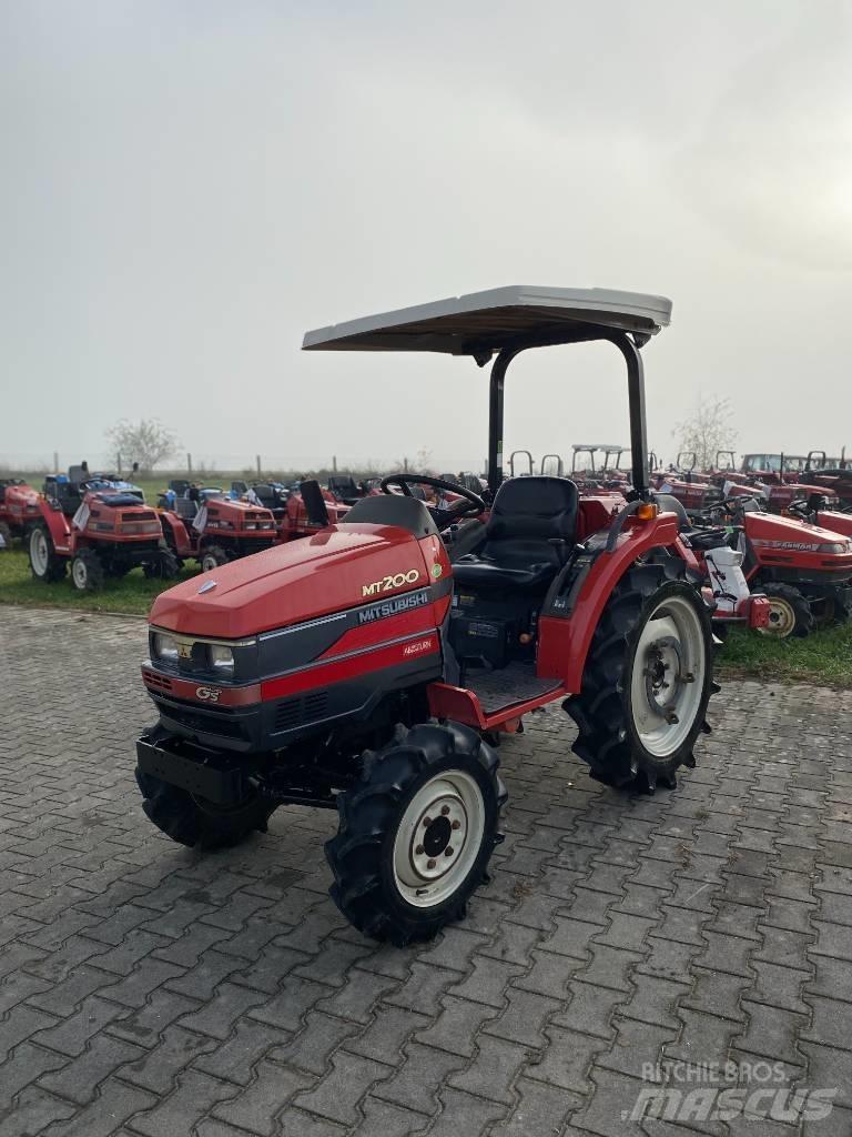 Mitsubishi MT200 Taajamatraktorit