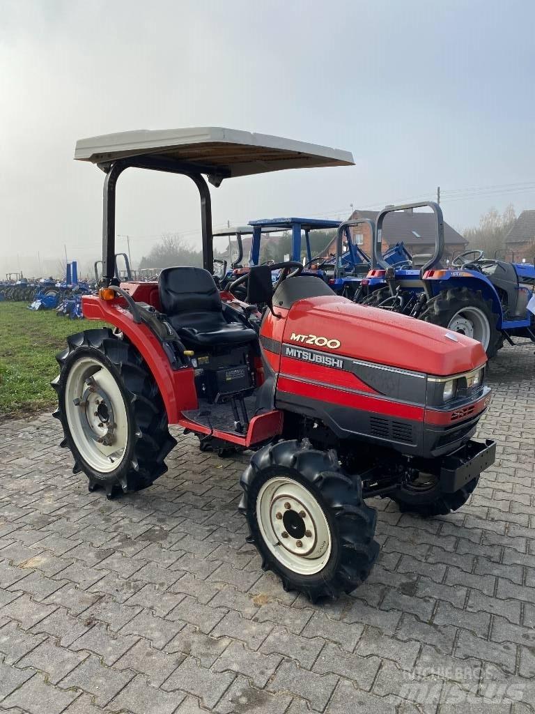 Mitsubishi MT200 Taajamatraktorit
