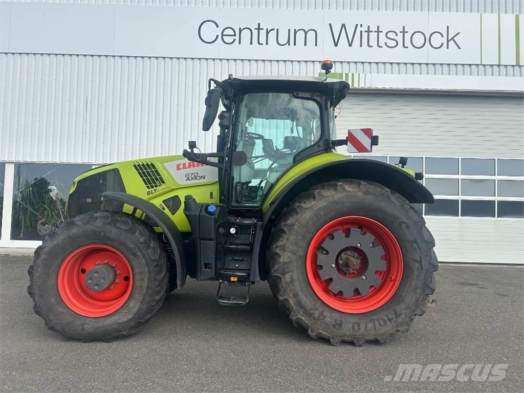 CLAAS Axion 870 Traktorit