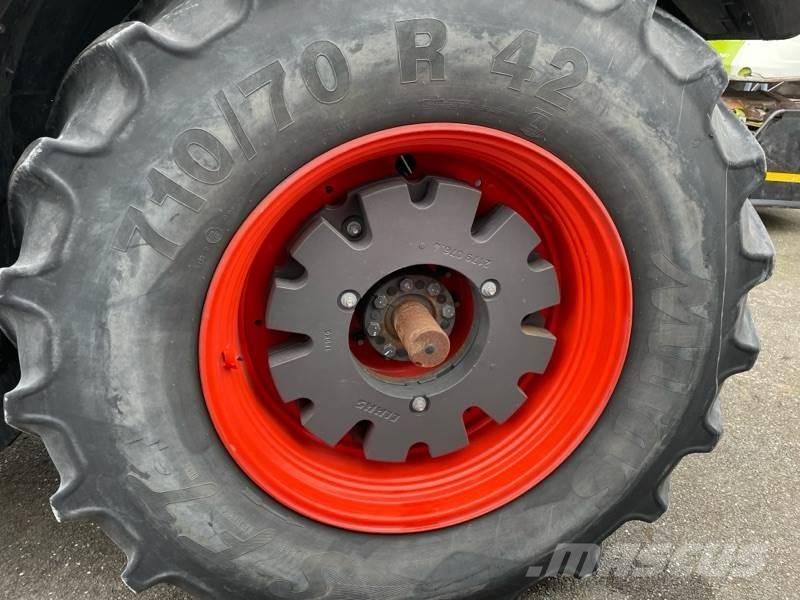 CLAAS Axion 870 Traktorit