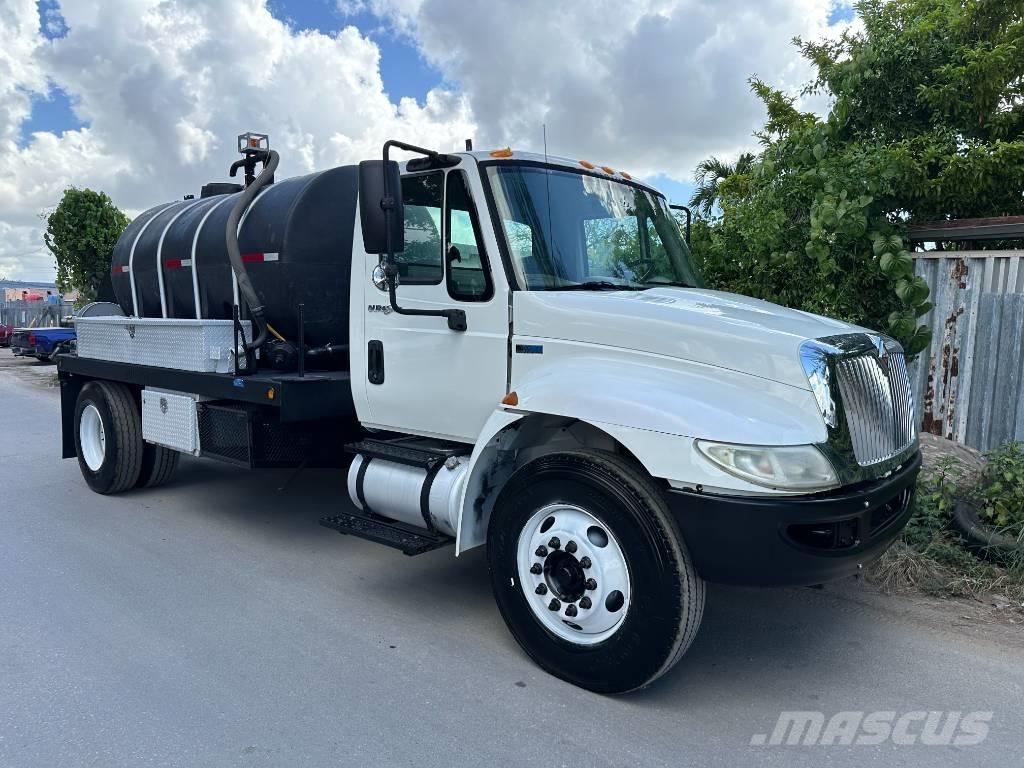 International 4300 Paine-/imuautot