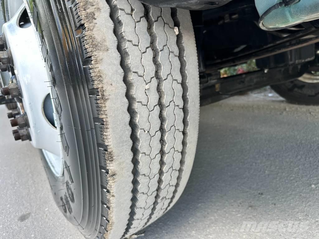 International 4300 Paine-/imuautot