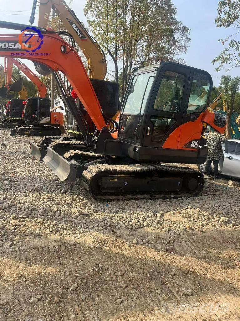 Doosan DX 60 Minikaivukoneet < 7t