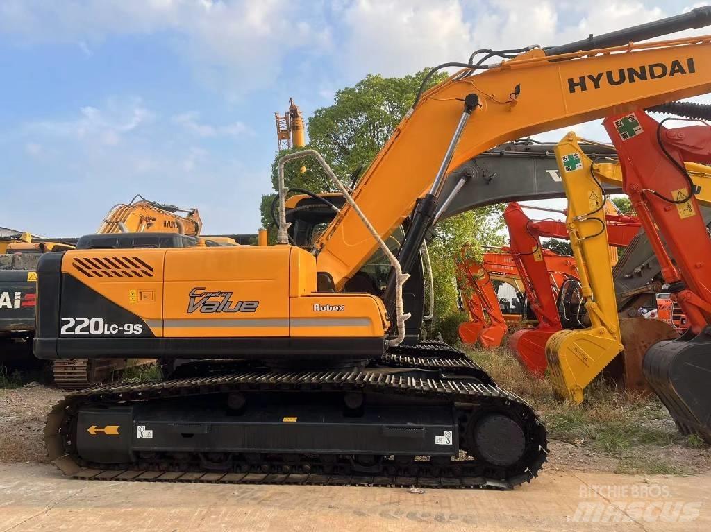 Hyundai R220LC-9S Telakaivukoneet