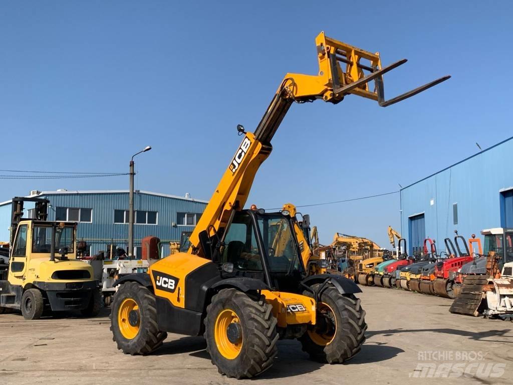 JCB 526-56 Agri Maatalouskurottajat