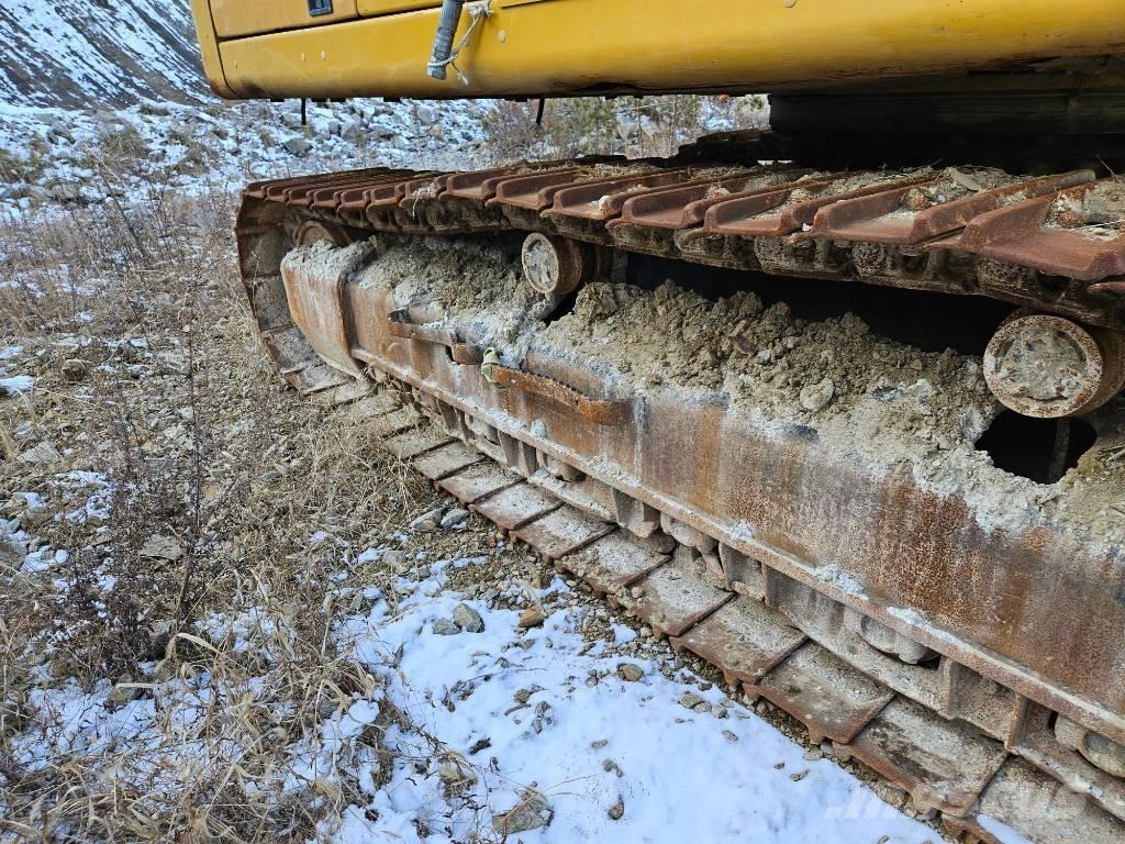 CAT 330 Telakaivukoneet