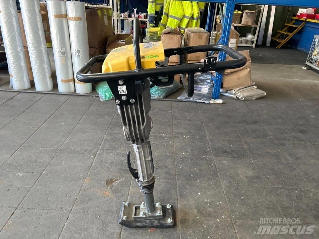 Wacker Neuson AS30e Täryvasarat