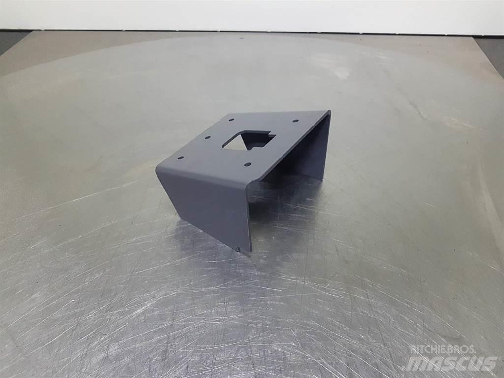 Ahlmann 4102468A Ohjaamo ja sisusta