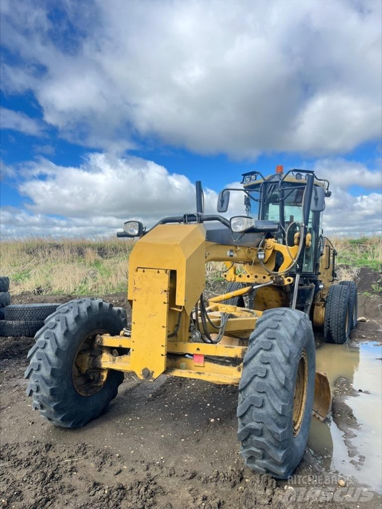 CAT 12 M Tiehöylät