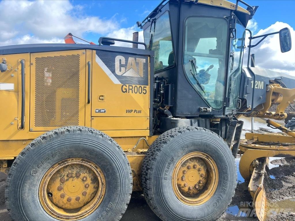 CAT 12 M Tiehöylät