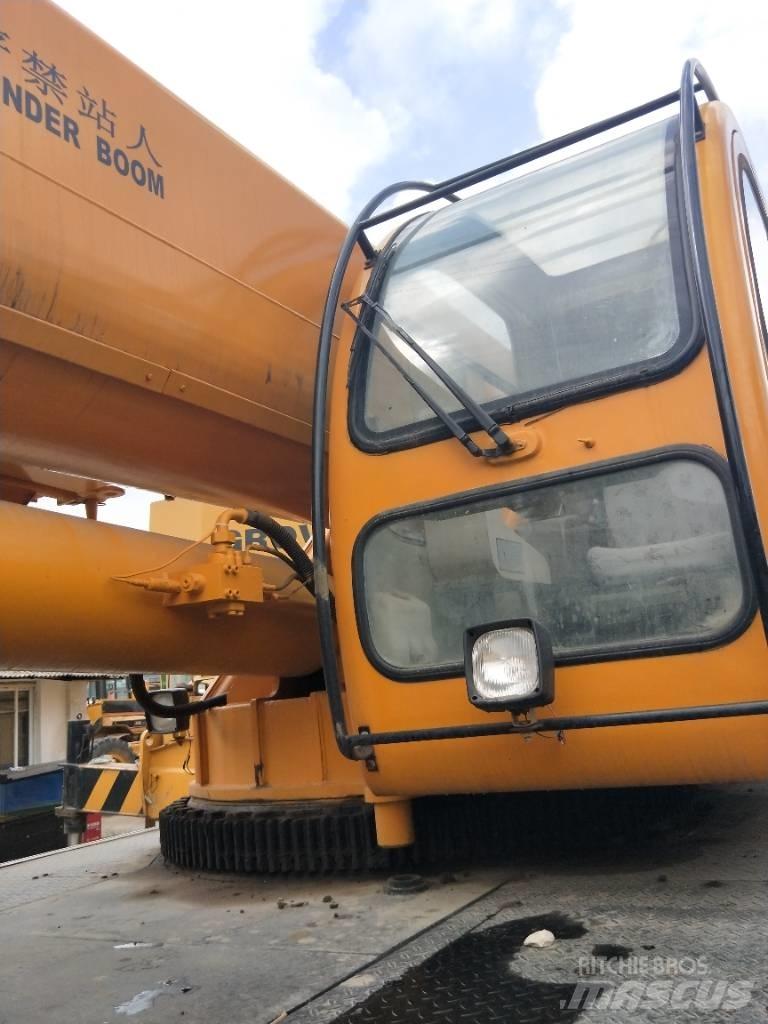 XCMG QY70T Mobiilinosturit
