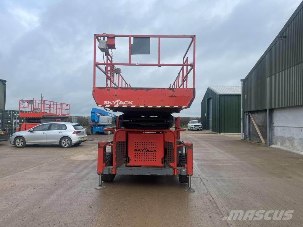 SkyJack SJ 9250 RT Saksilavat