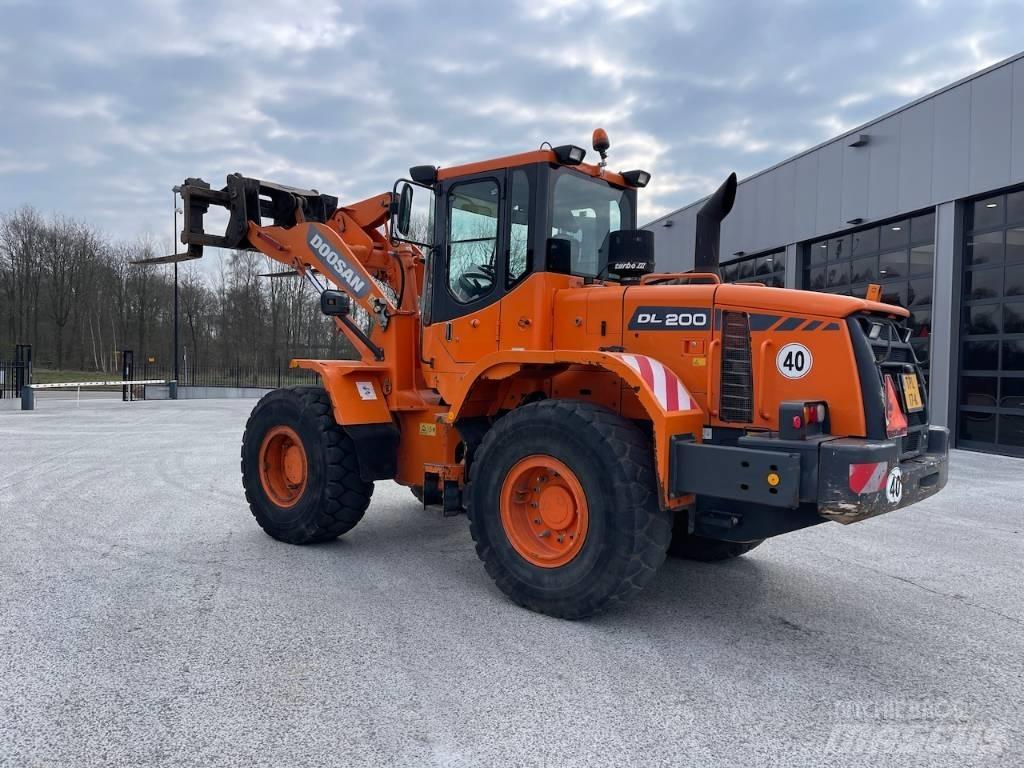 Doosan DL 200 Pyöräkuormaajat