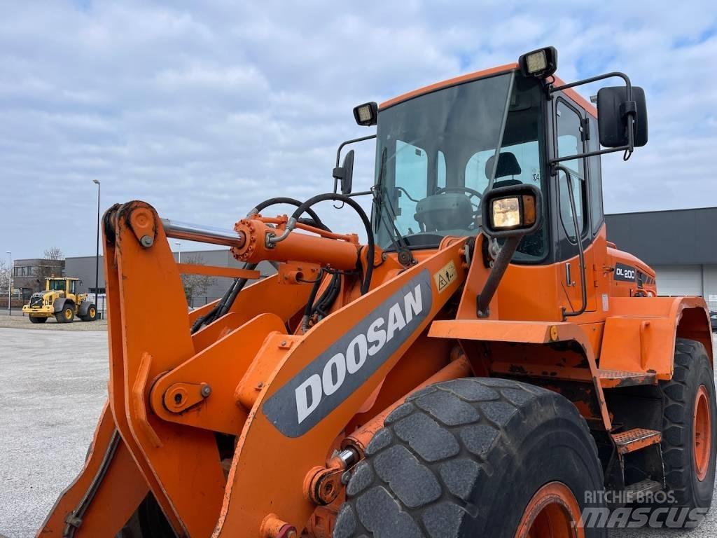 Doosan DL 200 Pyöräkuormaajat