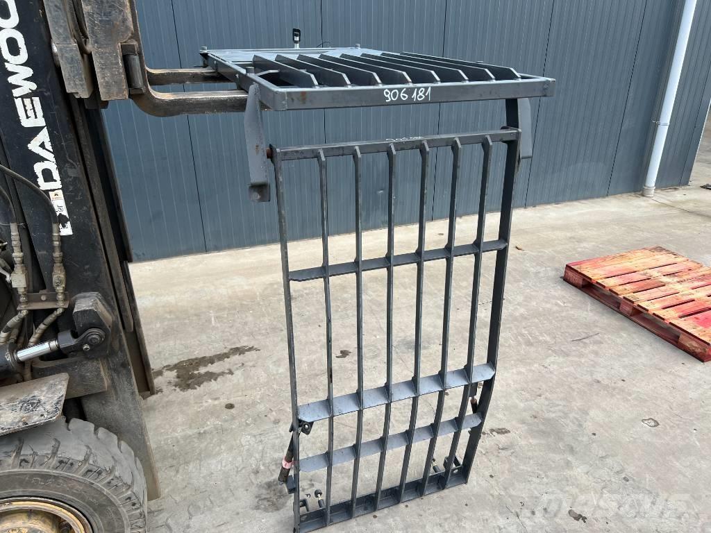 Doosan DX180 / DX225 Ohjaamo ja sisusta