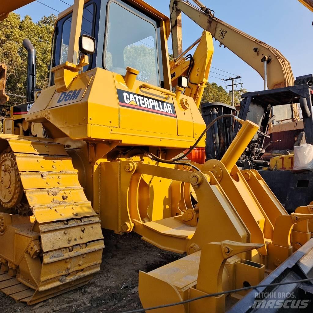 CAT D 6 M Telaketjupuskutraktorit