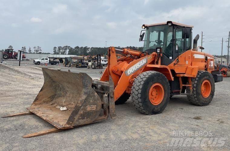 Doosan DL220-3 Pyöräkuormaajat