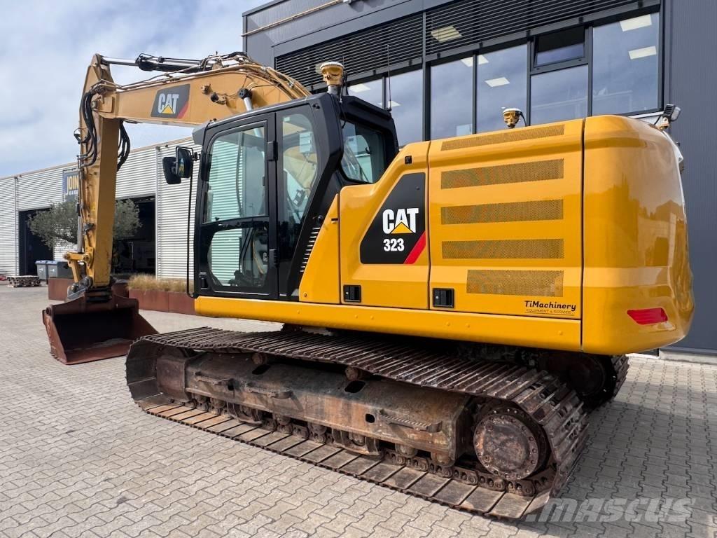 CAT 323 Telakaivukoneet