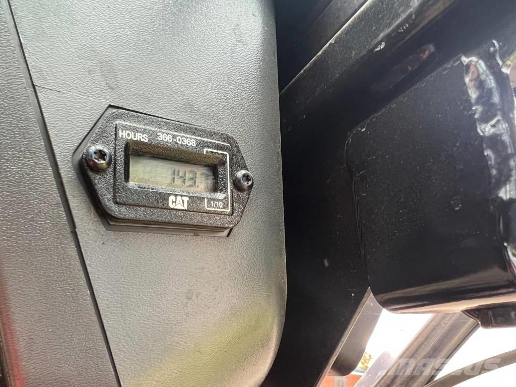 CAT 216 B 3 Liukuohjatut kuormaajat