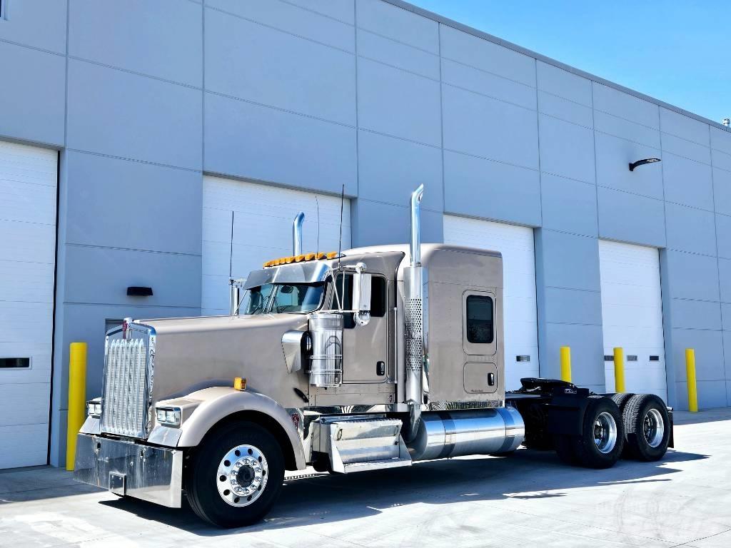 Kenworth W 900 Vetopöytäautot