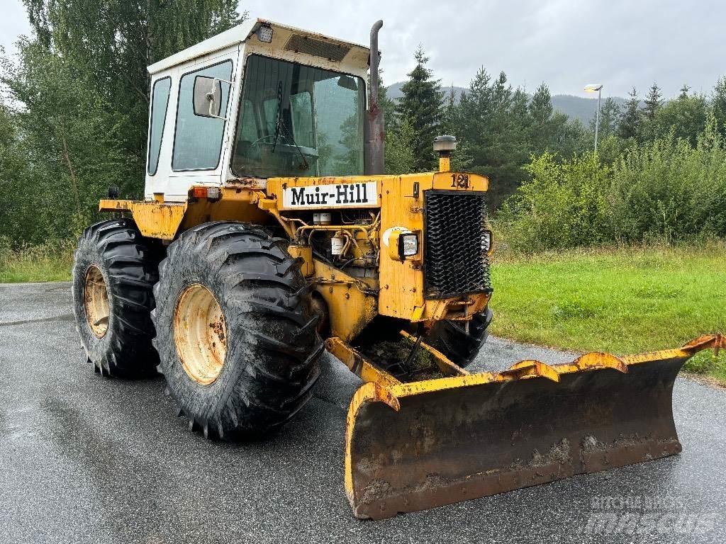 Muir-Hill MH121 Traktorit