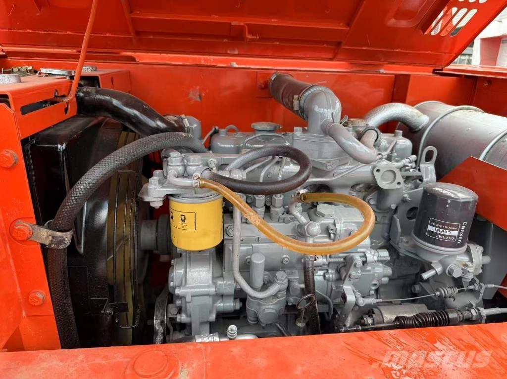 Hitachi Zaxis 60 Telakaivukoneet