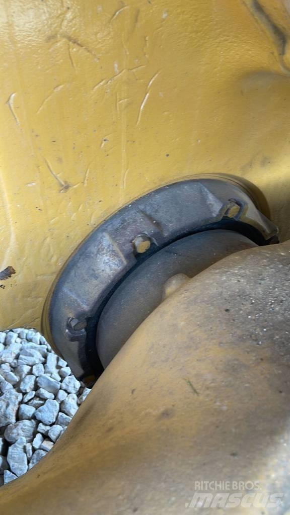 CAT D 9 N Telaketjupuskutraktorit