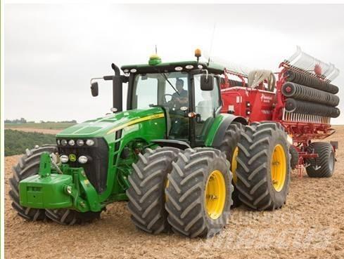 John Deere JD8270 Traktorit