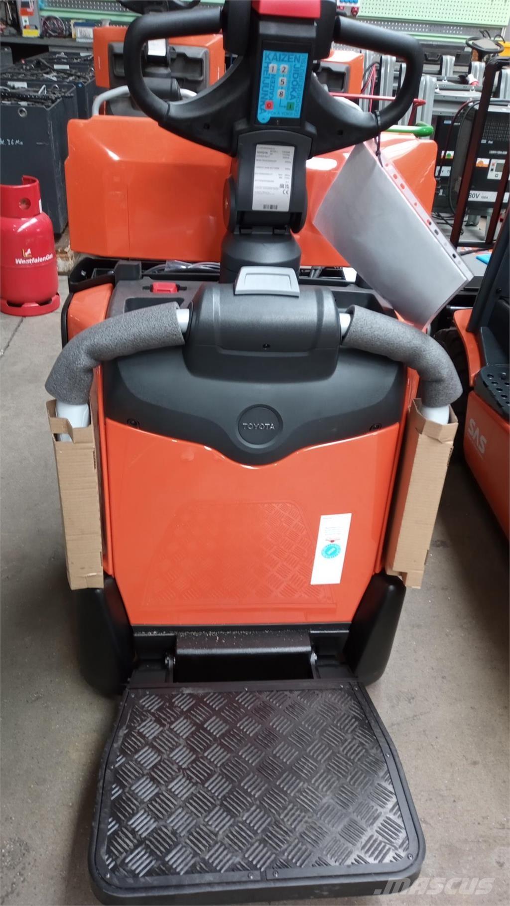 Toyota LPE200B Käyden ajettavat pinoamistrukit