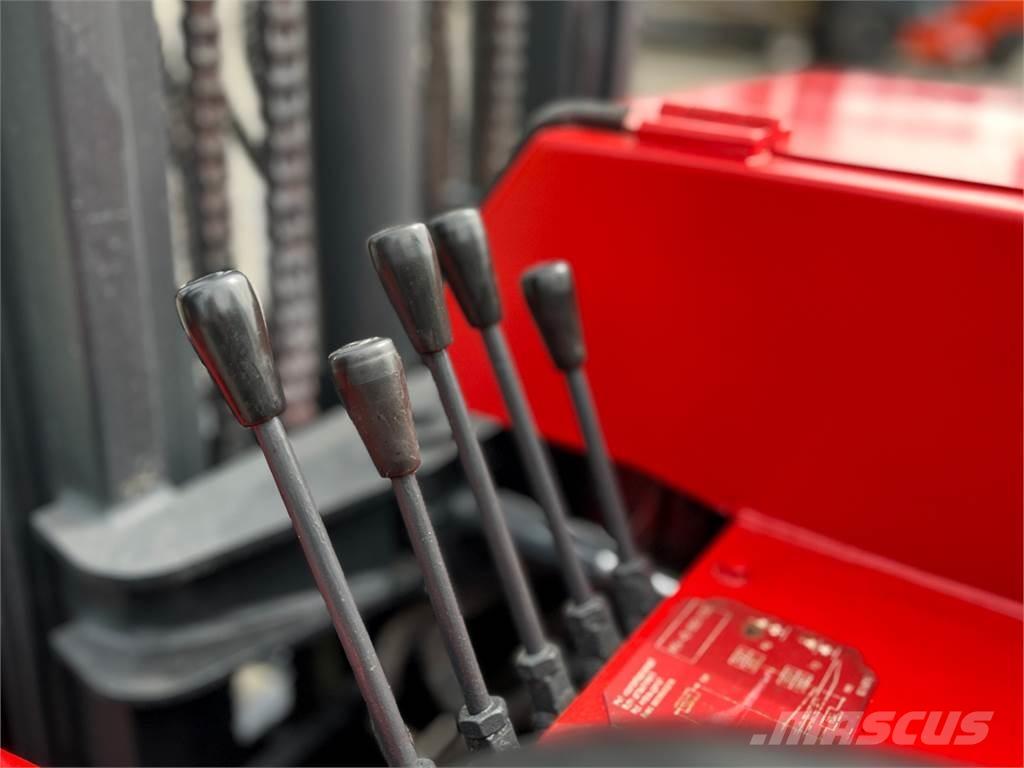 Moffett M3 20.4 Ajoneuvotrukit