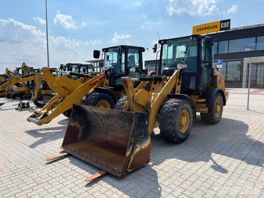 CAT 907 M Pyöräkuormaajat
