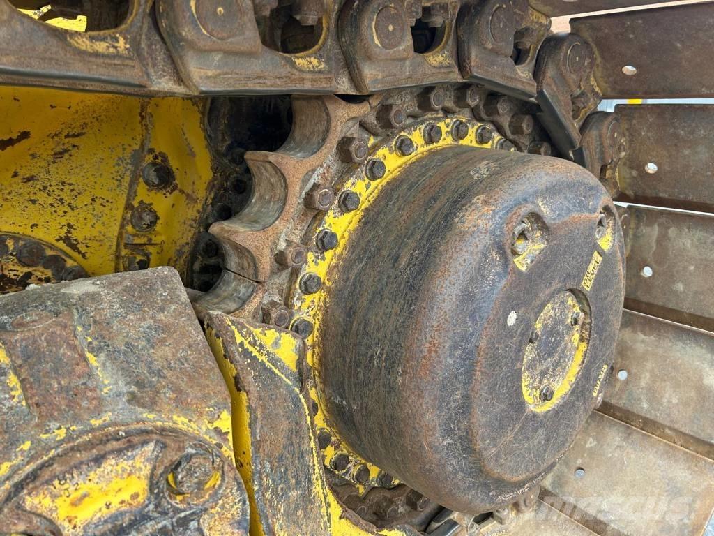 Komatsu D 65 WX-18 Telaketjupuskutraktorit