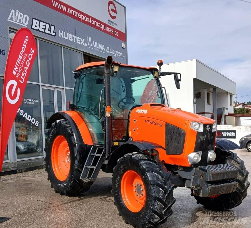 Kubota M135GX Traktorit